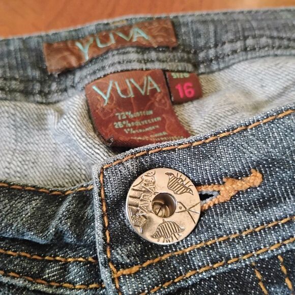 Yuva Blue Denim Jeans - Size: 16          (1035) - Picture 2 of 5